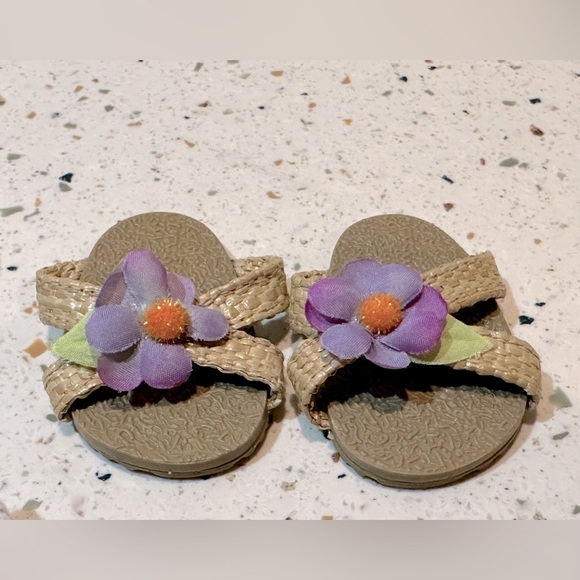 American Girl Doll 18” Workout or Summer Outfit with Sandals and Sports Bottle - Picture 7 of 12